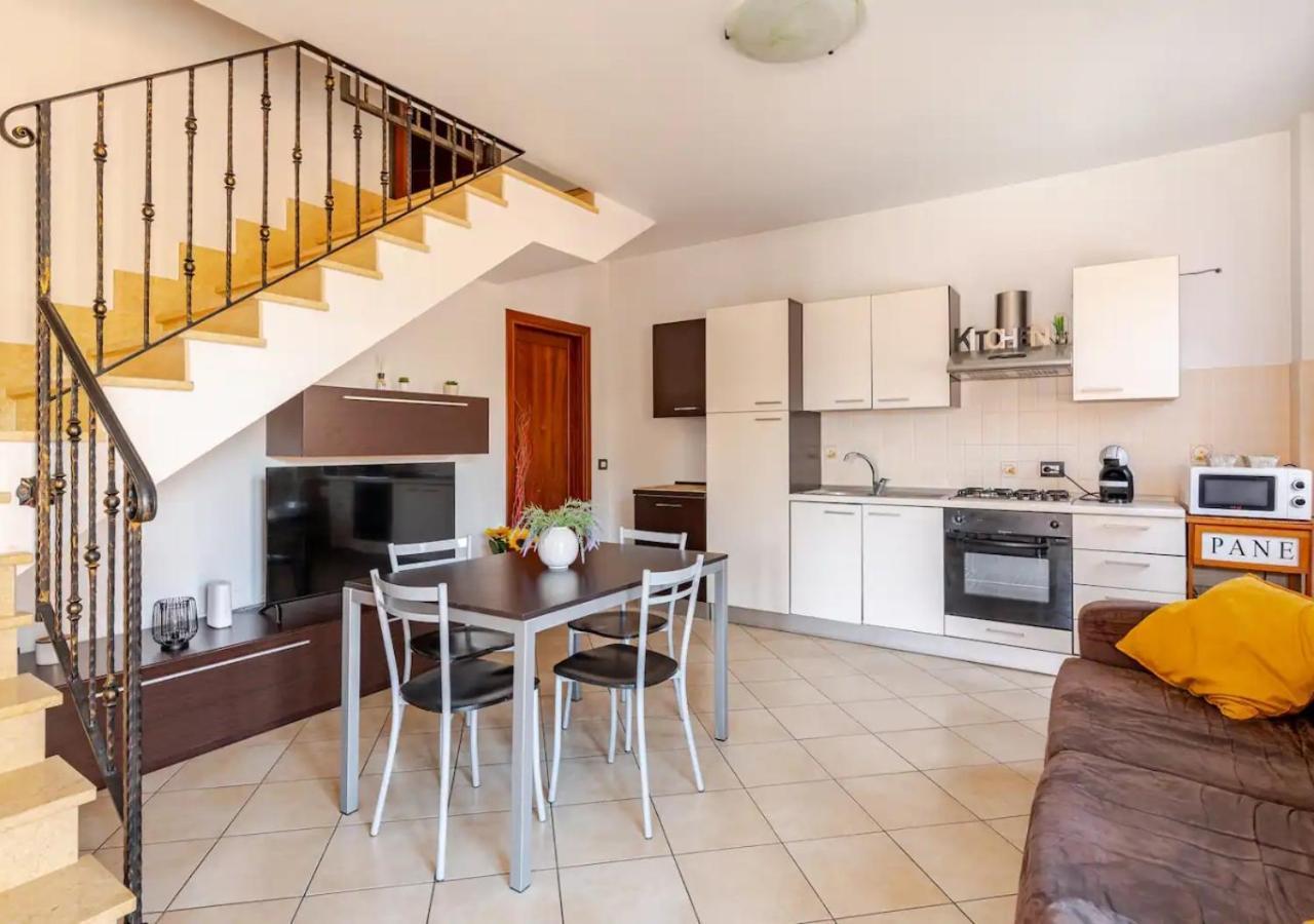 Garden Villa - Free Parking, Wi-Fi E Netflix Фиумичино Екстериор снимка