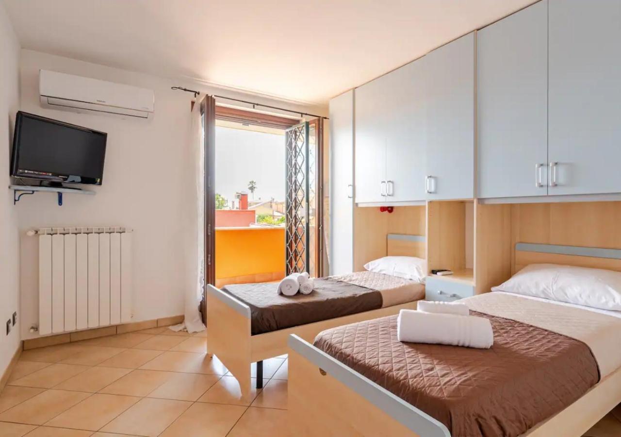 Garden Villa - Free Parking, Wi-Fi E Netflix Фиумичино Екстериор снимка